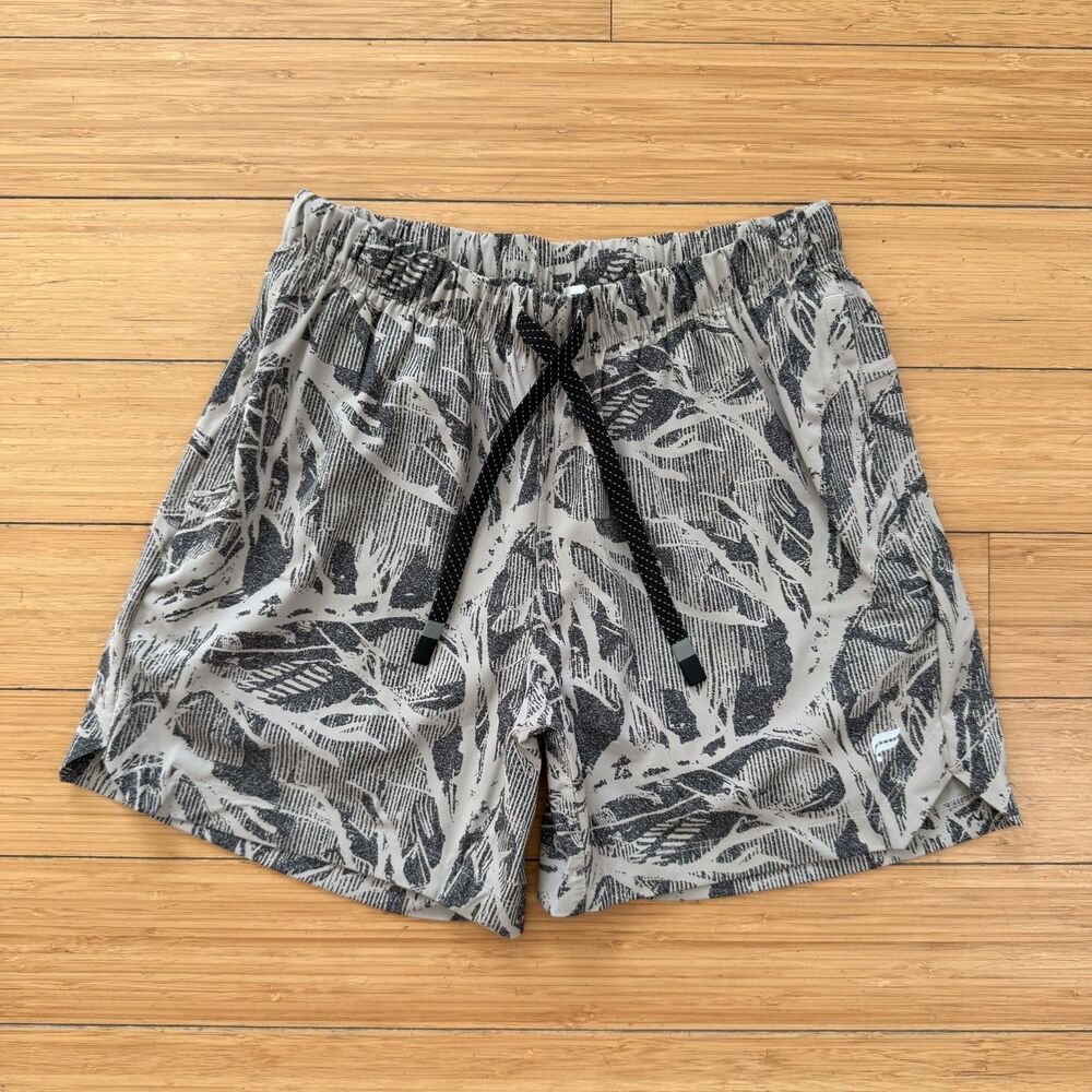 Fabletics The One Short 5” Unlined Size S Brutalist Khaki